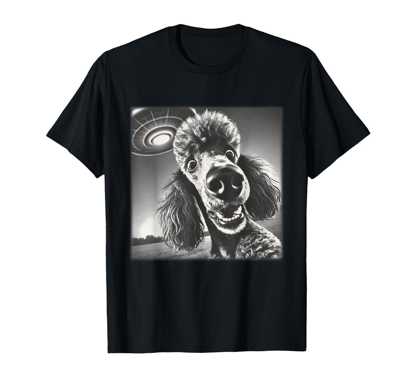 Vintage Poodle Selfie with UFO Alien Photobooth Dog Mom Dad T-Shirt