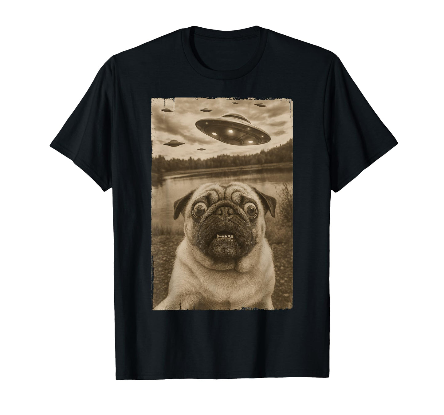 Vintage Pug UFO Encounters - Funny UFO and Pug Selfie T-Shirt