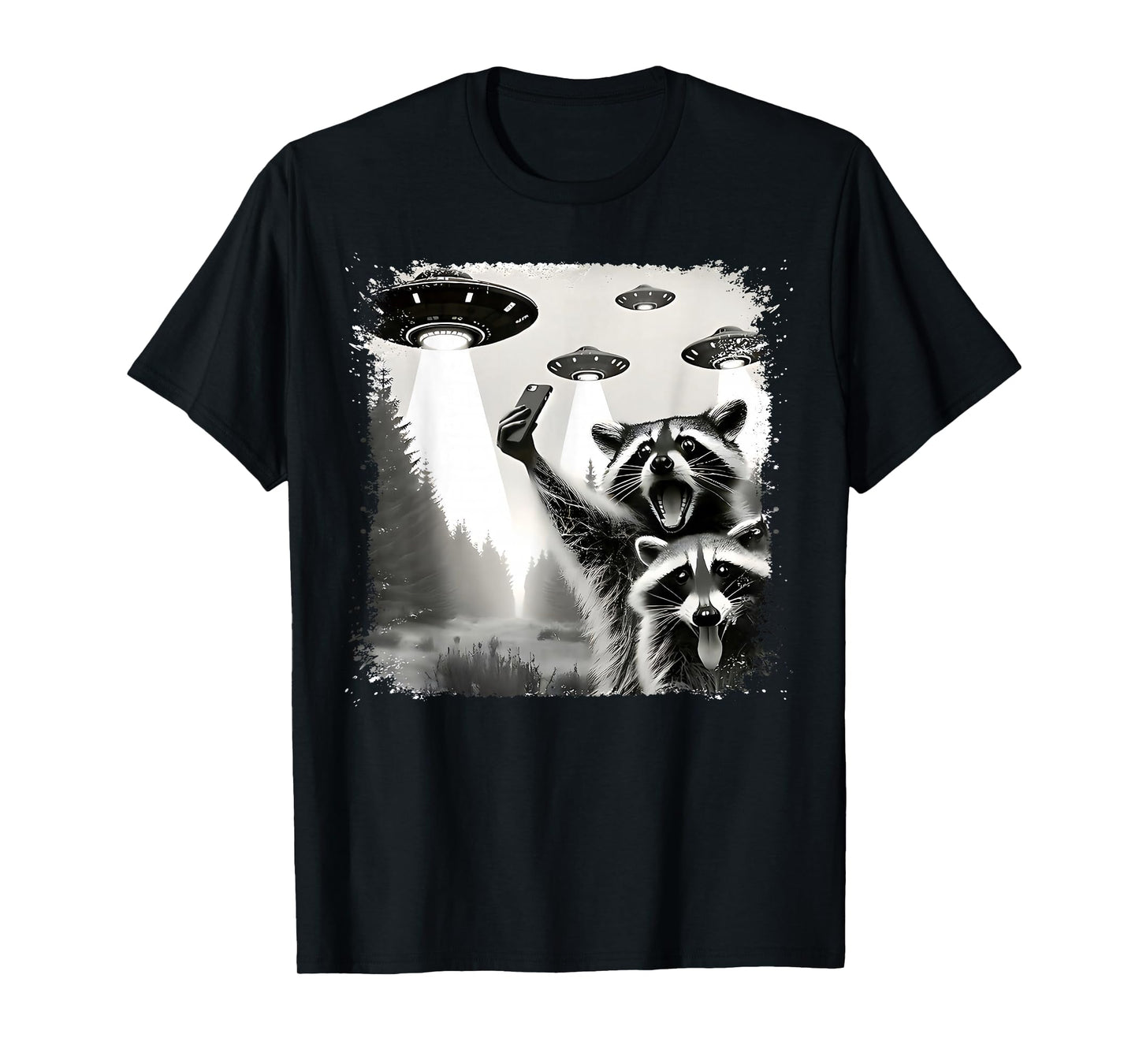 Funny Raccoon Selfie With Alien UFO Funny Raccoon Men Women T-Shirt